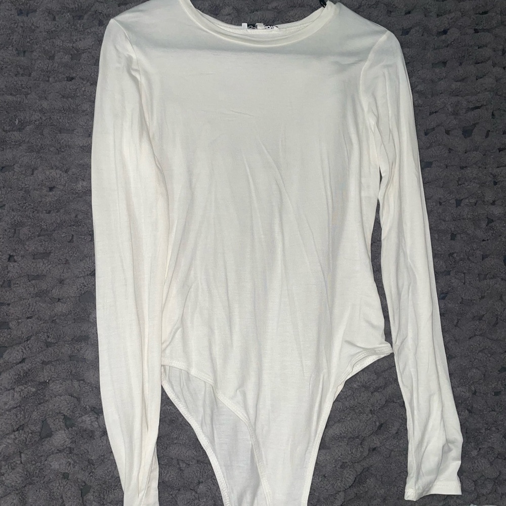 Fashion Nova Classic White Long Sleeve Bodysuit
